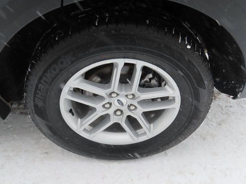 Used 2025 Ford Explorer Active image 16