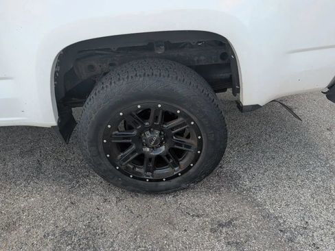 Used 2015 Chevrolet Colorado W/T RWD image 14