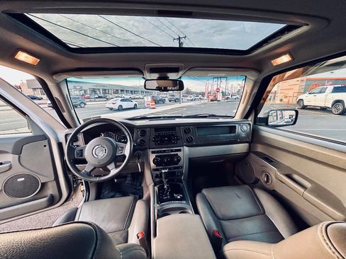 Used 2007 Jeep Commander Sport image 21