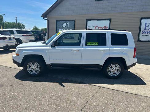 Used 2016 Jeep Patriot Sport w/ Power Value Group FWD image 8