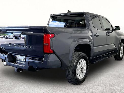 Used 2025 Toyota Tacoma SR5 AWD/4WD image 2