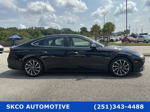 Used 2023 Hyundai Sonata Limited w/ Preferred Accessory Package FWD image 6