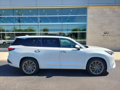 Used 2024 Lexus TX 350 AWD w/ Technology Package image 3