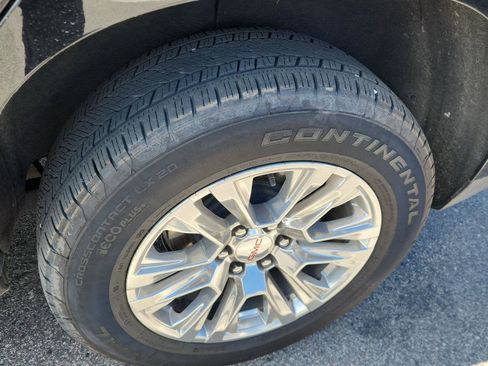 Used 2025 GMC Yukon Denali AWD/4WD image 10