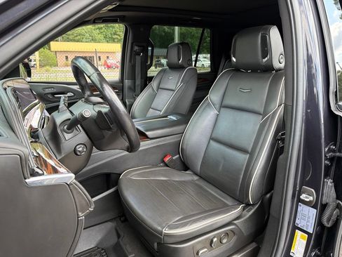 Used 2022 Cadillac Escalade Premium Luxury w/ Performance Package AWD/4WD image 22