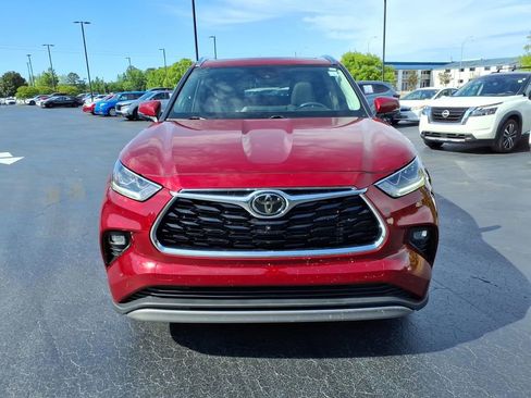 Used 2023 Toyota Highlander Platinum FWD image 8