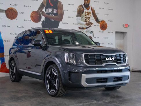 Used 2024 Kia Telluride S w/ S Sunroof Package FWD image 20