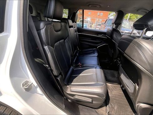 Used 2021 Jeep Grand Cherokee L Limited AWD/4WD image 26