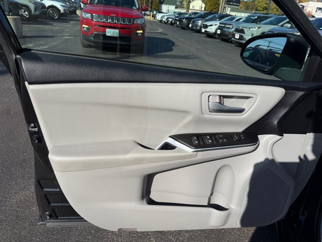 Used 2017 Toyota Camry LE FWD image 23