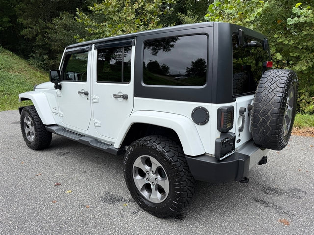 Used 2017 Jeep Wrangler Unlimited Sahara w/ Connectivity Group AWD/4WD image 8