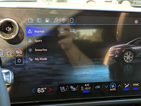 New 2026 Chevrolet Equinox EV RS image 32