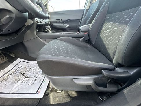 Used 2023 Nissan Kicks SV image 12