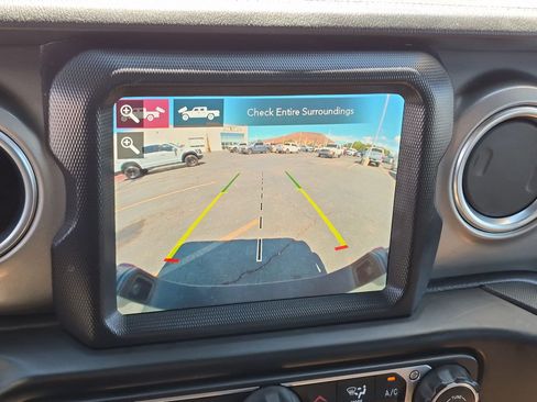 Used 2020 Jeep Gladiator Rubicon AWD/4WD image 24