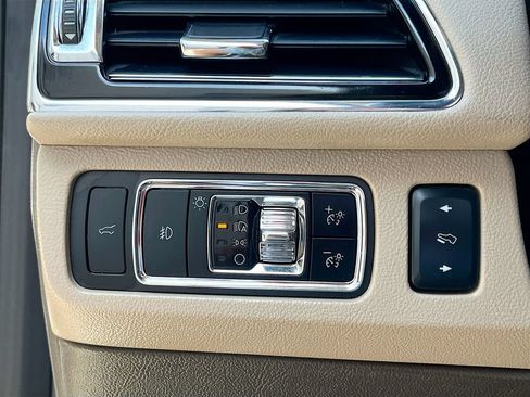 Used 2024 Lincoln Navigator L Reserve AWD/4WD image 10