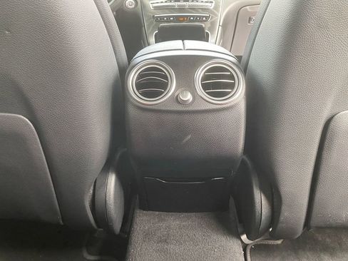 Used 2020 Mercedes-Benz GLC 300 4MATIC image 28