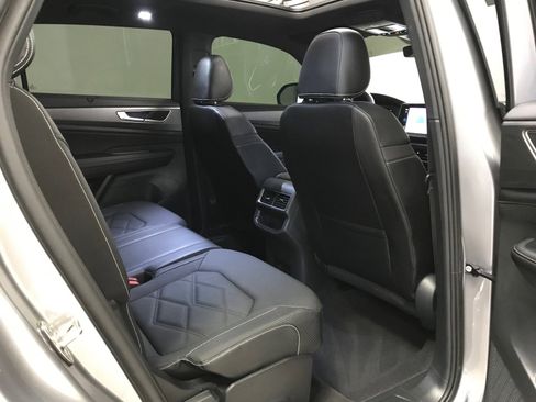 Used 2024 Volkswagen Atlas Cross Sport SE w/ Panoramic Sunroof Package AWD/4WD image 15