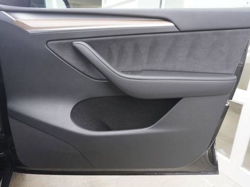 Used 2023 Tesla Model Y Long Range image 20