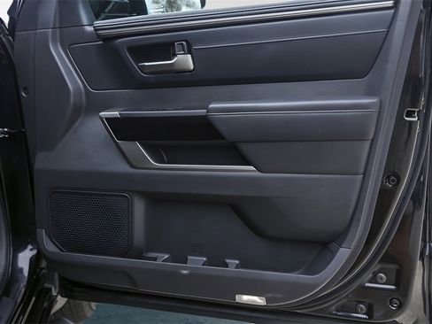 Used 2024 Toyota Tundra Limited image 33