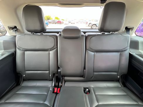 Used 2025 Ford Expedition Active AWD/4WD image 23