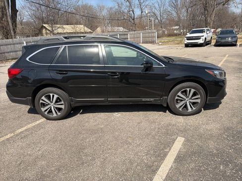 Used 2018 Subaru Outback 2.5i Limited w/ Popular Package #2 image 5