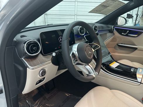 Used 2025 Mercedes-Benz C 300 Sedan image 9