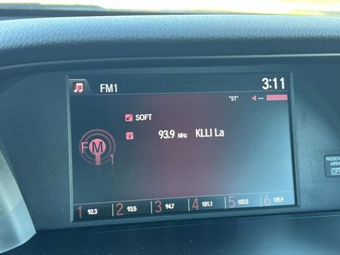 Used 2016 Honda Accord Sport image 13