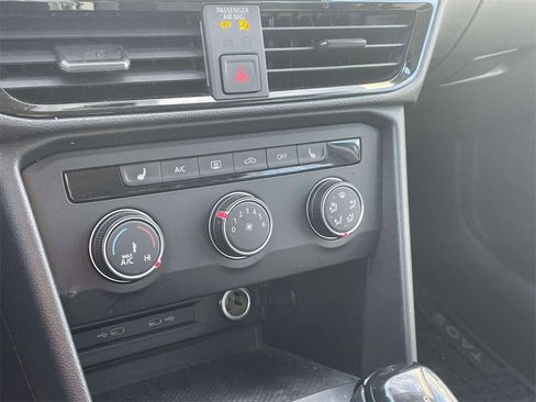 Used 2022 Volkswagen Taos S image 27