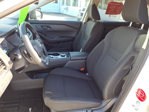 Used 2025 Nissan Rogue S image 7