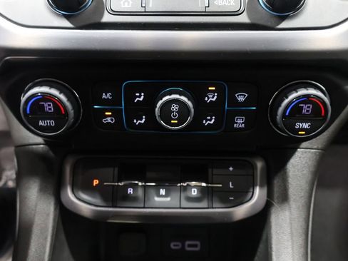 Used 2023 GMC Acadia SLT w/ Preferred Package image 38