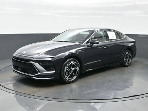 Certified 2026 Hyundai Sonata SEL FWD image 2