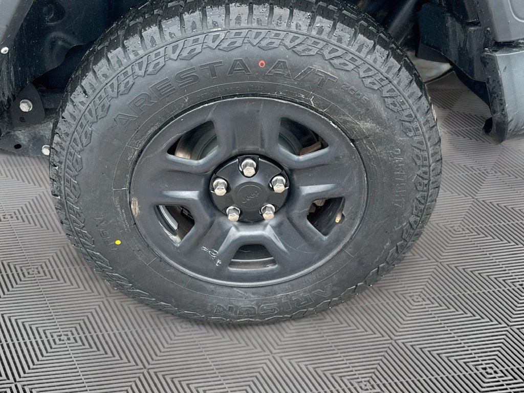 Certified 2022 Jeep Wrangler Sport AWD/4WD image 33