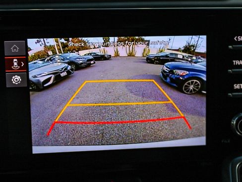 Used 2023 Kia Sorento LX image 25