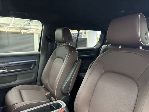 New 2025 Volkswagen ID. Buzz Pro S image 19