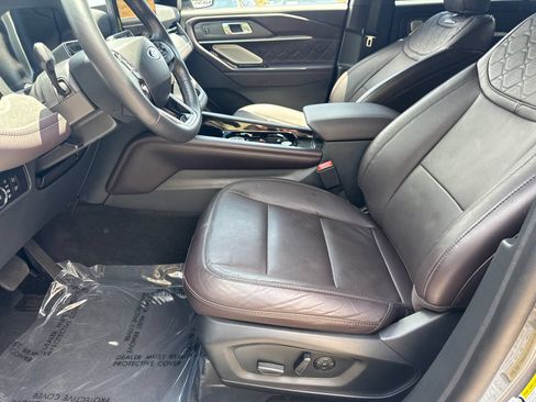 Used 2026 Ford Explorer Platinum w/ LUX Leather Package AWD/4WD image 9