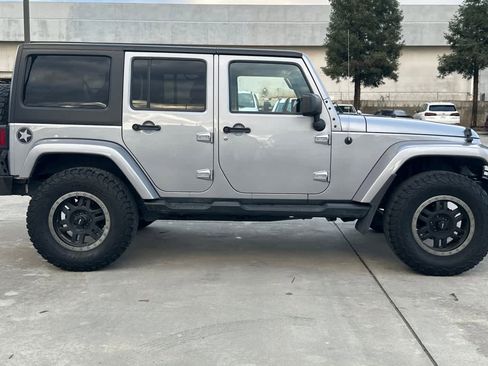 Used 2016 Jeep Wrangler Unlimited Sport image 9