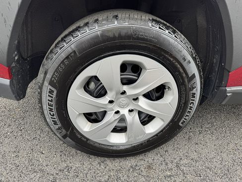 Certified 2023 Toyota RAV4 LE FWD image 23