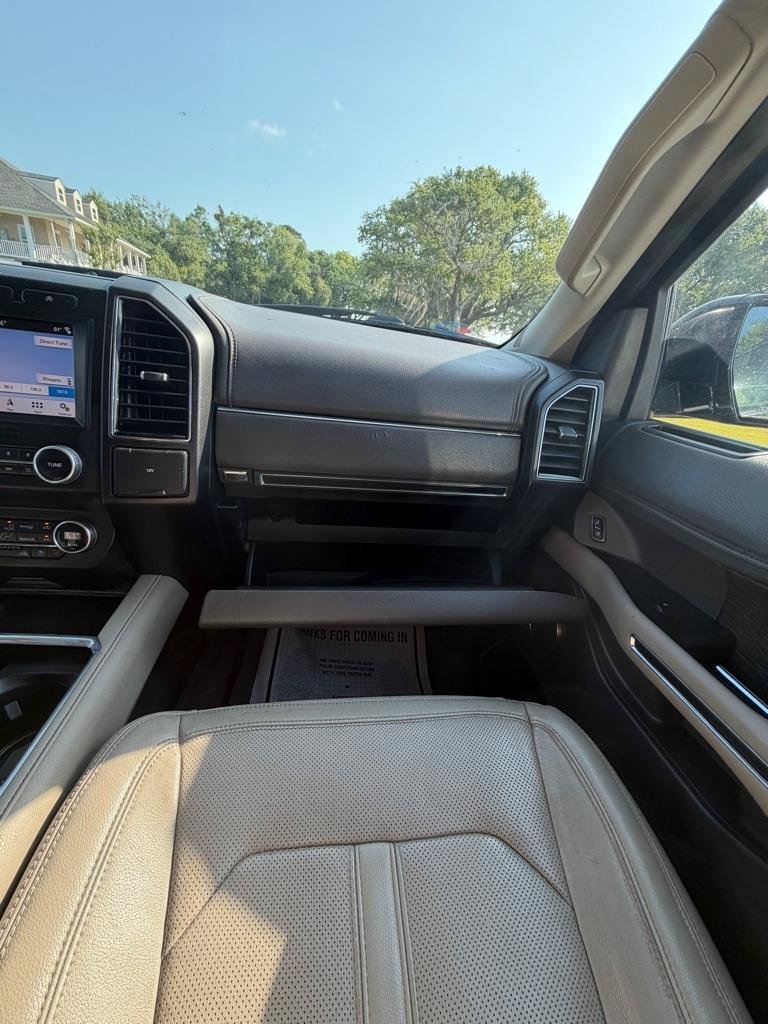 Used 2019 Ford Expedition Max Limited RWD image 31