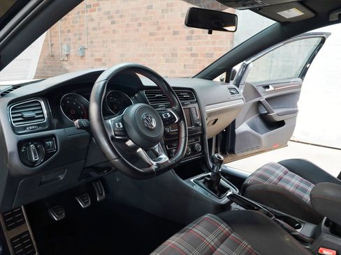 Used 2017 Volkswagen GTI S FWD image 30