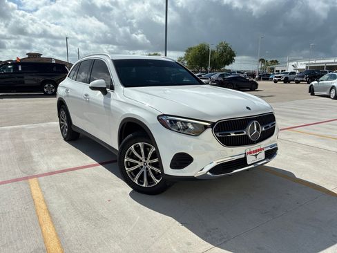Used 2024 Mercedes-Benz GLC 300 4MATIC image 15