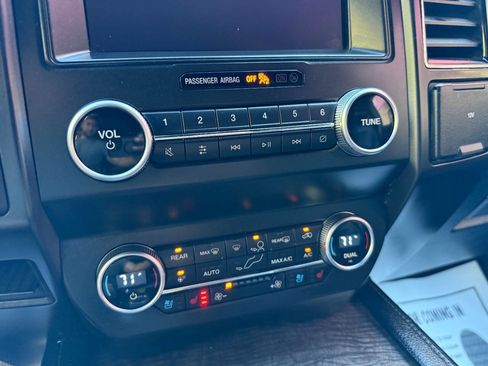 Used 2020 Ford Expedition Max Limited RWD image 28