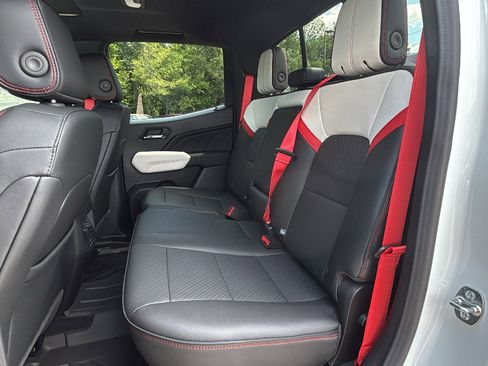 New 2025 GMC Canyon AT4 w/ AT4X Package image 30