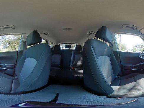 Used 2025 Kia Soul LX w/ LX Technology Package FWD image 40