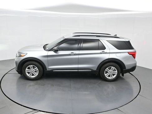 Used 2024 Ford Explorer XLT image 62