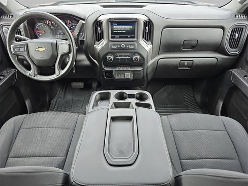 Used 2020 Chevrolet Silverado 1500 Custom w/ Custom Value Package image 9