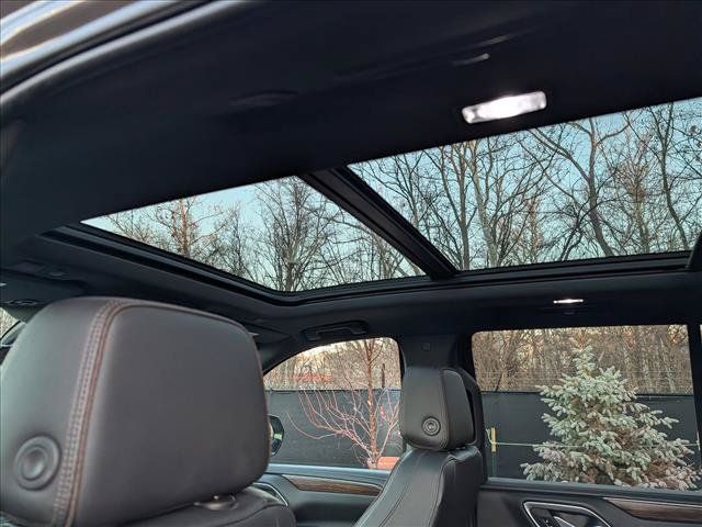 Used 2021 Chevrolet Tahoe High Country w/ Premium Package AWD/4WD image 30