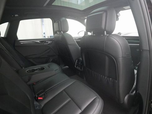 Certified 2026 Porsche Macan image 32