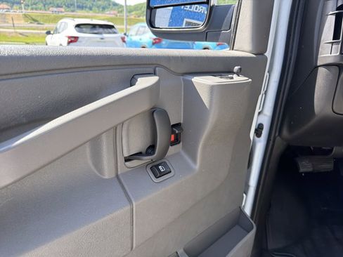 Used 2020 Chevrolet Express 3500 LT w/ LT Preferred Equipment Group RWD image 12