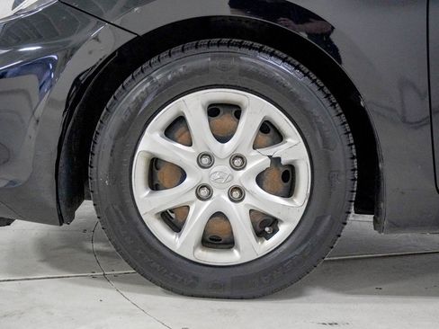 Used 2013 Hyundai Accent GLS image 15