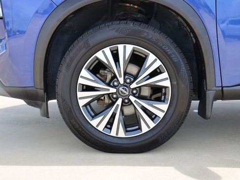 Used 2022 Nissan Rogue SV w/ SV Premium Package FWD image 9
