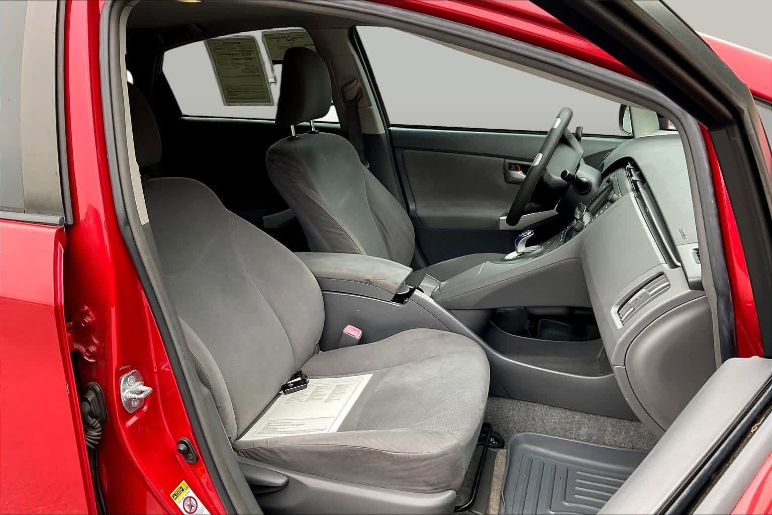 Used 2010 Toyota Prius Three w/ Solar Roof Pkg FWD image 8